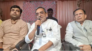बैठक को संबोधित करते हुए राष्ट्रीय लोक मोर्चा के केंद्रीय अध्यक्ष और राज्यसभा सांसद उपेंद्र कुशवाहा ।