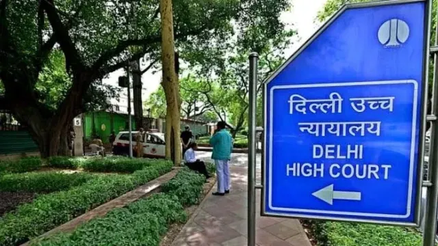 एक्टिविस्ट नदीम खान को घर में नजरबंद करने पर दिल्ली HC ने पूछा- घर में घुसकर नजरबंद कैसे कार सकती है पुलिस?
