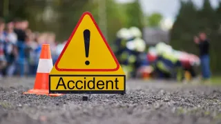हापुड़ में एक्सीडेंट। फोटो: सांकेतिक