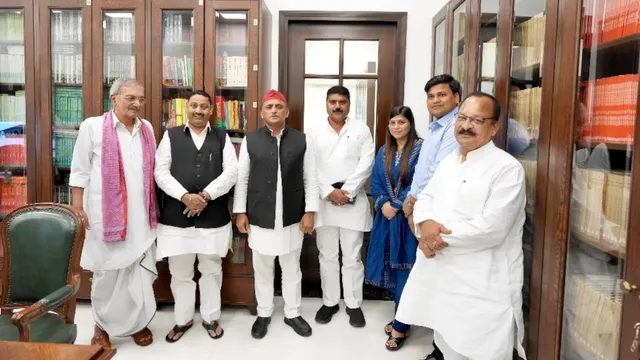 धर्मेंद्र कश्यप के सपा में जाने से बरेली में बदला सियासी गणित, BJP की इन 4 सीटों पर फंसा पेंच!