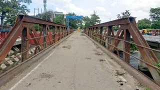 अंग्रेजों के जमाने का भाखड़ा डैम पर मौजूद लोहे का पुल। जागरण