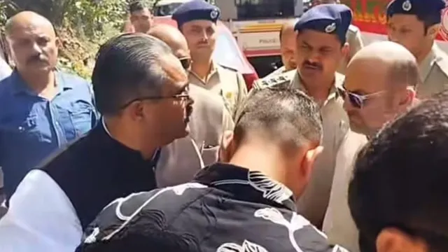 देहरा में भाजपा के प्रदर्शन के दौरान विधायक बिक्रम ठाकुर और पुलिस आमने-सामने, जलता पुतला बुझाने पर विवाद