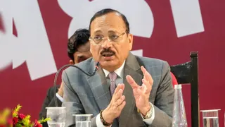 अगर संविधान वादा है, तो आयोग उसके रखवालों में से एक। (एएनआई)