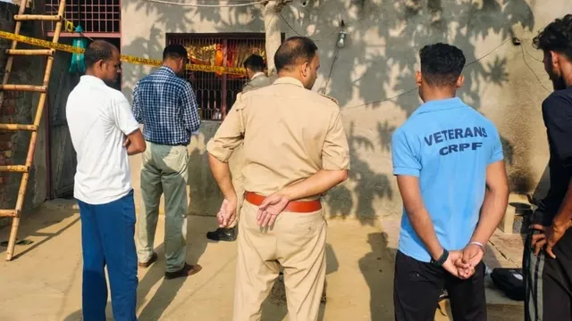 हाथरस में पत्नी को मौत की नींद सुलाकर पति फरार, बच्ची की चीख पर ग्रामीण बने फरिश्ता फिर भी नहीं बची जान
