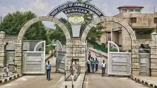 जम्मू-कश्मीर हाईकोर्ट में वकीलों के क्लर्कों के लिए ड्रेस कोड सख्त, उल्लंघन पर होगी कार्रवाई।