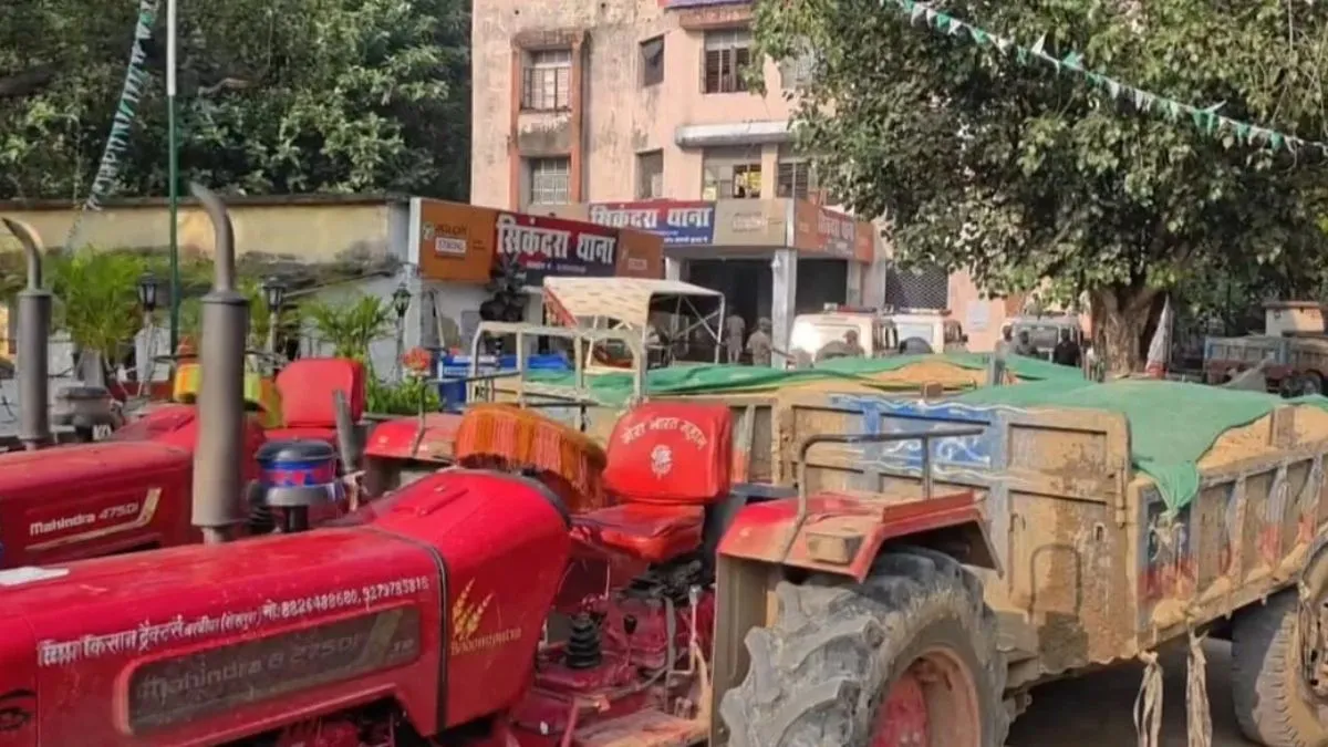 Jamui Police Seizes 8 Tractors Arrests 7 in Sand Mining Crackdown