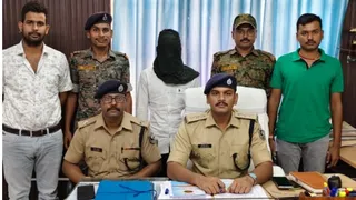 मुजफ्फरपुर में पुलिस की गिरफ्त में यूपी का शातिर। सौजन्य-पुलिस