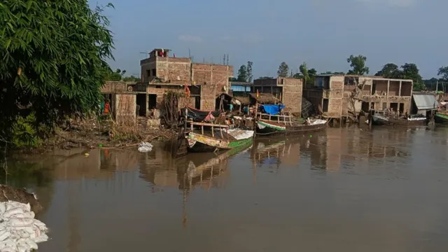 राघोपुर में गंगा का भीषण कटाव: छोटी अलालपुर और शंकरपुर में 43 मकान खतरे में, ग्रामीण परेशान
