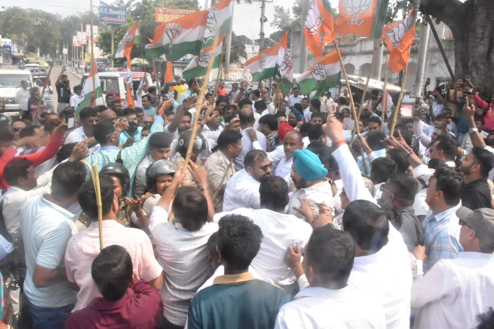 BJP-Congress protest in Jamshedpur