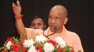 सपा और शिक्षा नदी के दो छोर, कभी नहीं मिल सकते: सीएम योगी।
