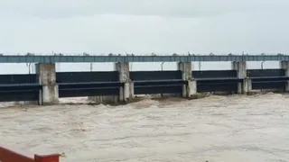 वाल्मीकि नगर स्थित गंडक बराज की स्थिति। फोटो सौ.: जागरण