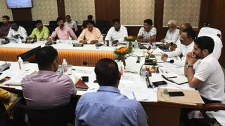 वाराणसी नगर निगम का बड़ा फैसला, गेल पर एफआईआर; त्योहारों से पहले शहर में सुधार और विकास कार्य तेज।