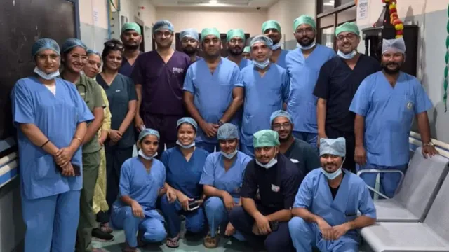 घर के 'दीपक' को जलाए रखने के लिए 70 वर्ष के पिता ने दान किया गुर्दा, आगरा SN में एल्पोर्ट सिंड्रोम पीड़ित बेटे का ट्रांसप्लांट