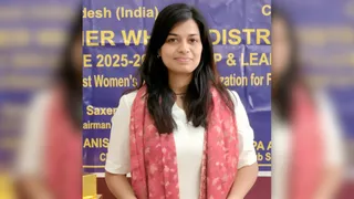 अंजू दीक्षित । सौ. स्वयं