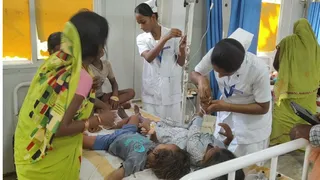 बीमार बच्चों का चल रहा इलाज।