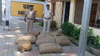 लहसुन की बोरियां बरामद