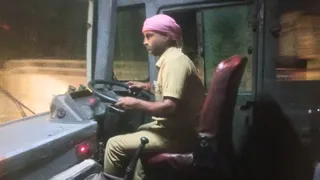 जनरथ एसी बस के चालक अविनाश कुमार सिंह। जागरण