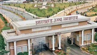 निर्वाचन कार्यक्रम के अनुसार, 28 अक्टूबर को नामांकन पत्रों की जांच की जाएगी और उसी दिन शाम पांच बजे वैध उम्मीदवारों की सूची प्रकाशित की जाएगी।