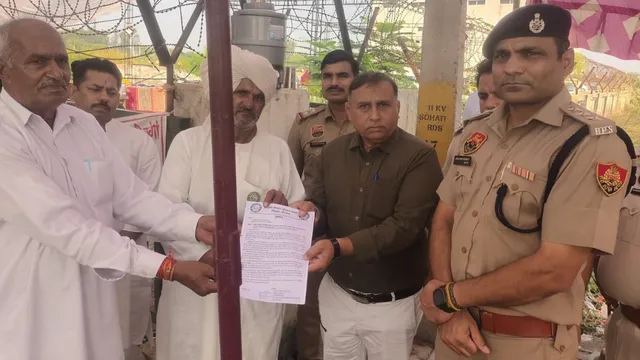 सोनीपत: मुआवजे के लिए किसानों ने सौंपा ज्ञापन, 17 अक्टूबर तक का दिया अल्टीमेटम