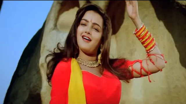 ममता कुलकर्णी के लिए लता मंगेशकर ने पंजाबी भाषा में गाया था गीत, 31 सालों से प्रेमियों को रिझा रहा 'चुलबुला' गाना