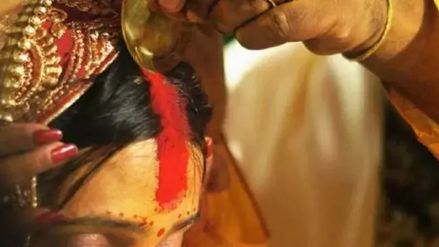विचार: माता-पिता के रहते भी अनाथ होते बच्चे