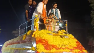 सनातन रथ यात्रा लेकर गढ़ाकोटा पहुंचे पं. धीरेंद्र कृष्ण शास्त्री।