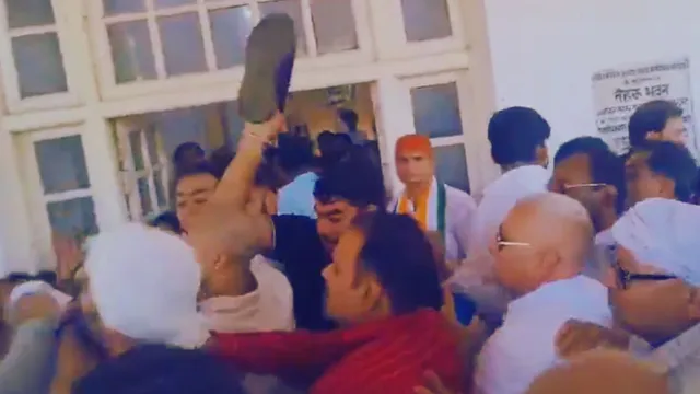 उत्तर प्रदेश कांग्रेस मुख्यालय में जूता-चप्पल कांड की होगी जांच, पांच सदस्यीय समिति गठित