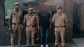 पुलिस की गिरफ्त में आरोपित।