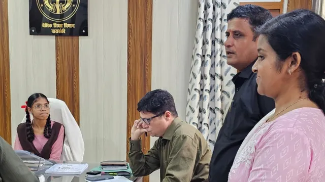 बाराबंकी में 'मिशन शक्ति' के तहत छात्राओं ने संभाली अफसरशाही,  हबीबा बीएसए और पंखुड़ी बनीं लेखाधिकारी
