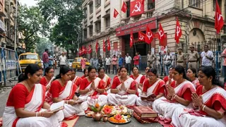 माकपा मुख्यालय के सामने महिलाओं ने किया चंडीपाठ (यह तस्वीर AI की मदद से बनाई गई है।)
