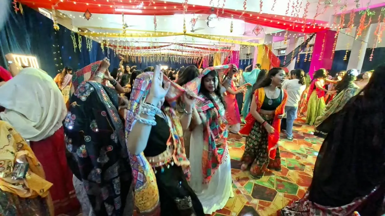 dandiya3