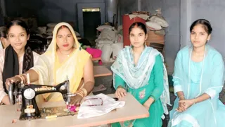 YouTube से सिलाई सीख अमेठी की मीना ने बदली किस्मत।
