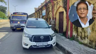 जिला जेल के बाहर खड़ी गाड़ी।