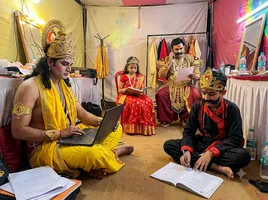 नोएडा रामलीला: परिवार का अनूठा संतुलन, 'राम' मीटिंग निपटाते ( एआई जेनरेटेड इमेज )