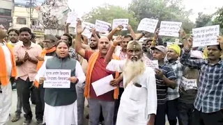 वाराणसी में भारतीय अवाम पार्टी का चुनाव आयोग समर्थन मार्च, कांग्रेस-सीजेपी पर हमला।