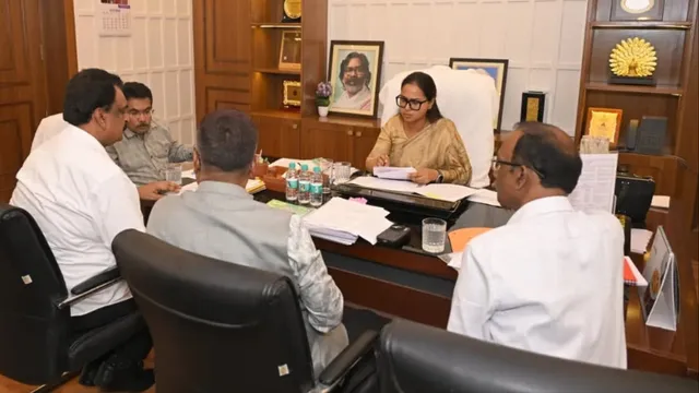 किसानों के लिए झारखंड में प्रखंड स्तर पर बनेंगे कस्टम हायरिंग सेंटर और थ्रेसिंग फ्लोर, बड़े ट्रैक्टरों पर सब्सिडी बढ़ेगी

