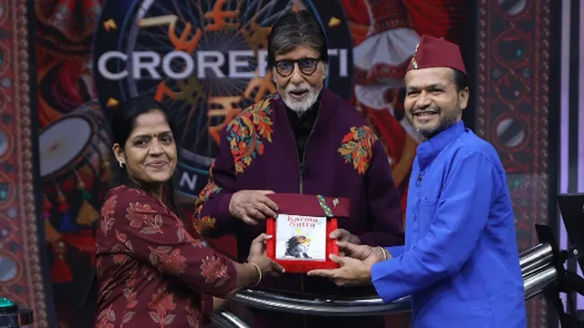 'केबीसी' के मंच पर पहाड़ी संस्कृति की छाप छोड़ गए देहरादून के लोकेंद्र, Big B को दिया खास तोहफा