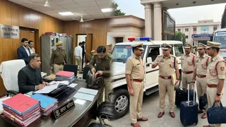 IAS विजय बने नगर विकास के अपर सचिव, भागलपुर DIG समेत 5 IPS जाएंगे ट्रेनिंग पर (AI Generated Image)