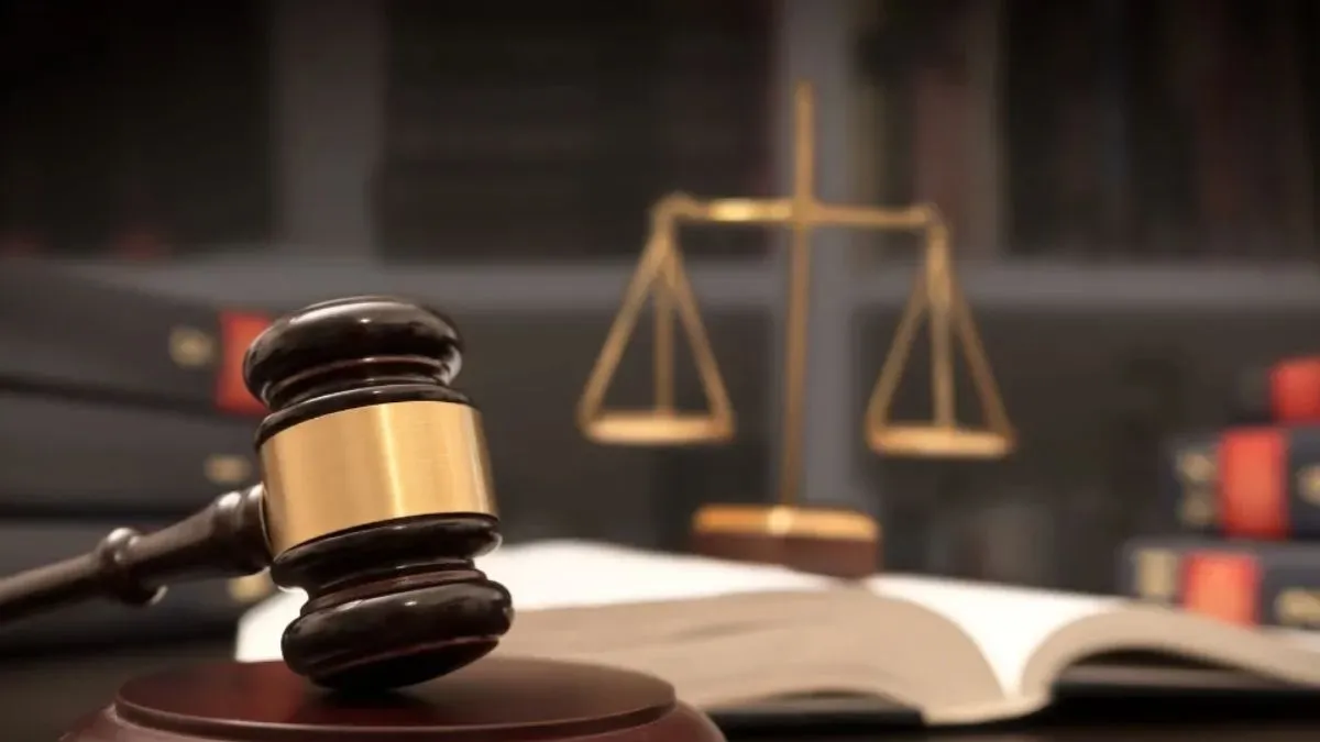 Court (8)
