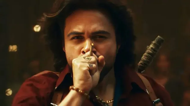 Gunmaaster G9 के सेट पर हादसे से बाल-बाल बचे Emraan Hashmi, हवा में पलटी SUV; नीचे खड़ी वैन को मारी टक्कर