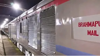 Railway Drugs Smuggling: ब्रह्मपुत्र मेल जैसी ट्रेनों से 54.95 लाख रुपये के ड्रग्स जब्त किए गए हैं।