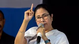 ममता पर चाकू से हमले की बात निराधार।