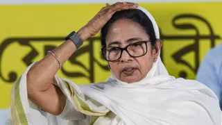 बंगाल में निकाय चुनाव से पहले ममता बनर्जी को झटका। (पीटीआई)