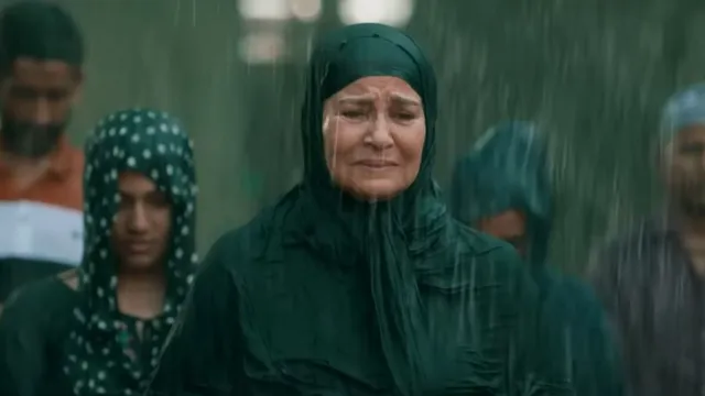 बॉलीवुड का सबसे दर्दभरा गाना, लिखते वक्त गीतकार के आंखों से बहने लगे थे आंसू; 130 करोड़ बार सुना गया गीत