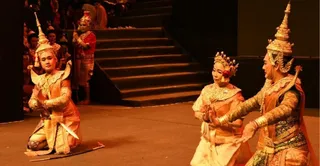 अंतरराष्ट्रीय रामलीला उत्सव में सीता हरण का मंचन करते थाईलैंड के कलाकार। स्रोत-आयोजक