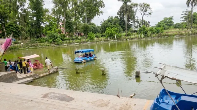 थावे मंदिर: जंगल की हरियाली में मां विद्यावासिनी का दरबार, आस्था के साथ मिलेगा नौका विहार का आनंद
