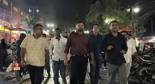 देर शाम नगर आयुक्त अजय जैन पहुंचे चटोरी गली। जागरण