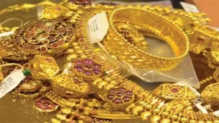 स्वर्ण व्यवसायियों के लिए BIS के अधिकृत सेंटरों से ही हॉलमार्क वाले आभूषण खरीदना और बेचना अनिवार्य है।