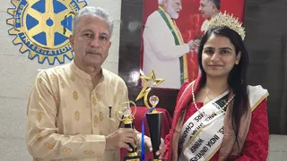 सिरसा की बेटी दिव्या मिढा बैनीवाल ने जीता मिसेज इंडिया 2026 का खिताब (जागरण फोटो)