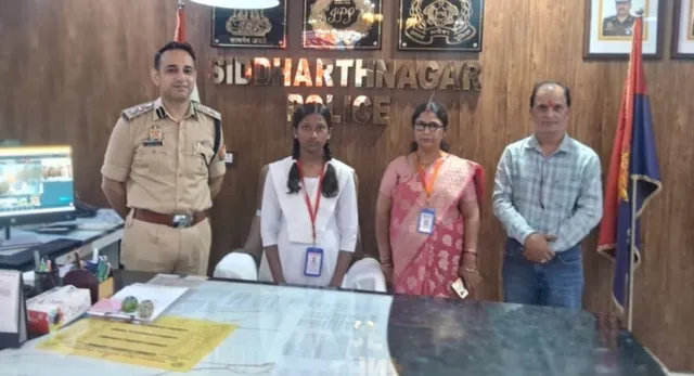 सिद्धार्थनगर में SP की कुर्सी पर बैठी सुनैना की आंखों में सजा अफसर बनने का सपना, बोली- हमें भी बनना है IAS-PCS